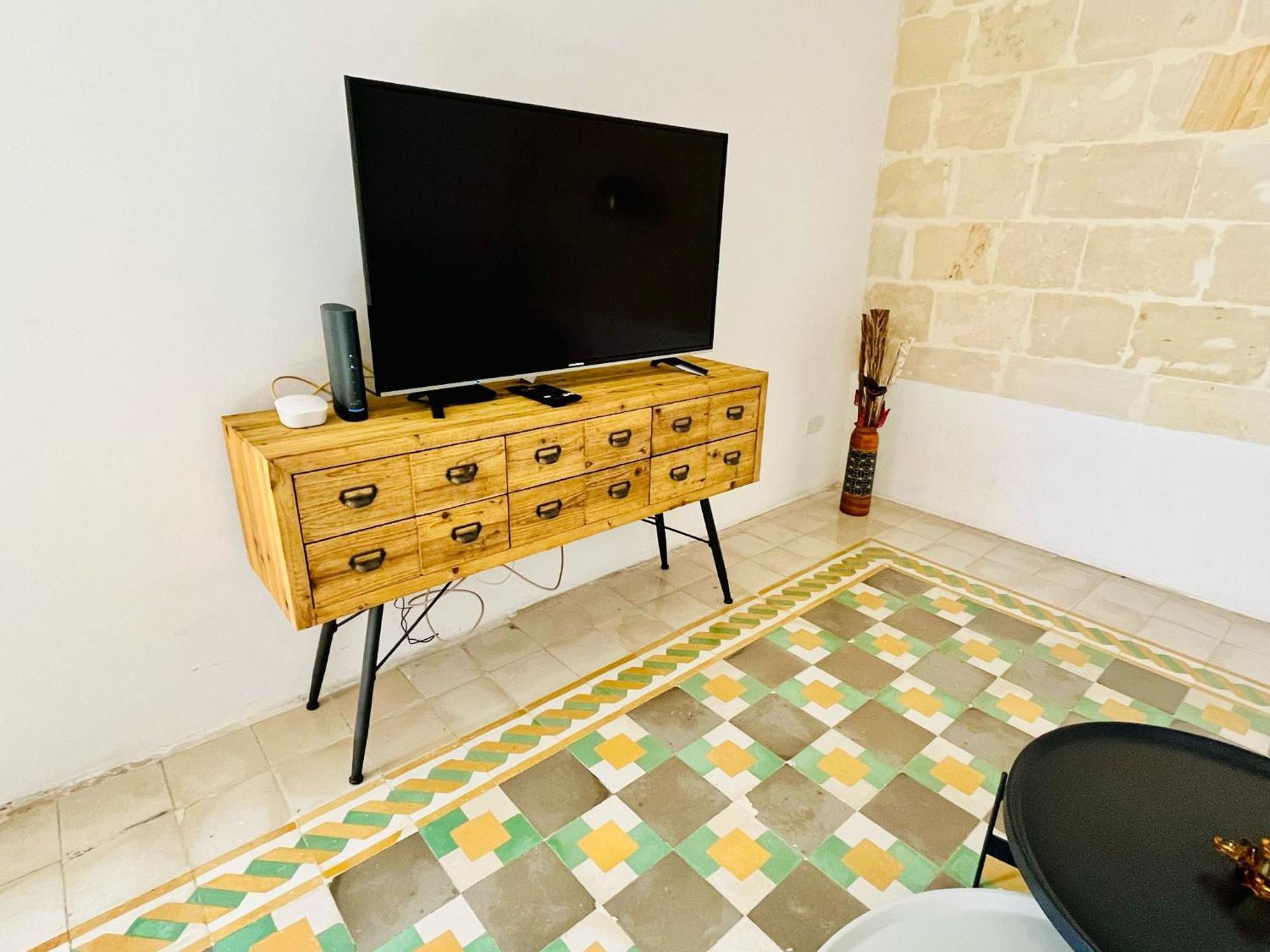Cozy Charming Apartment In Old Bakery Street Valeta Exterior foto